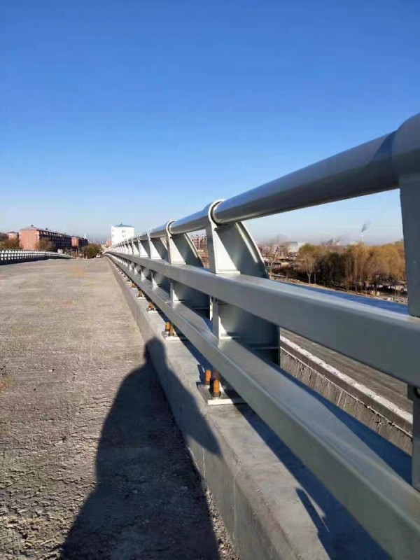 鋼防撞護(hù)欄